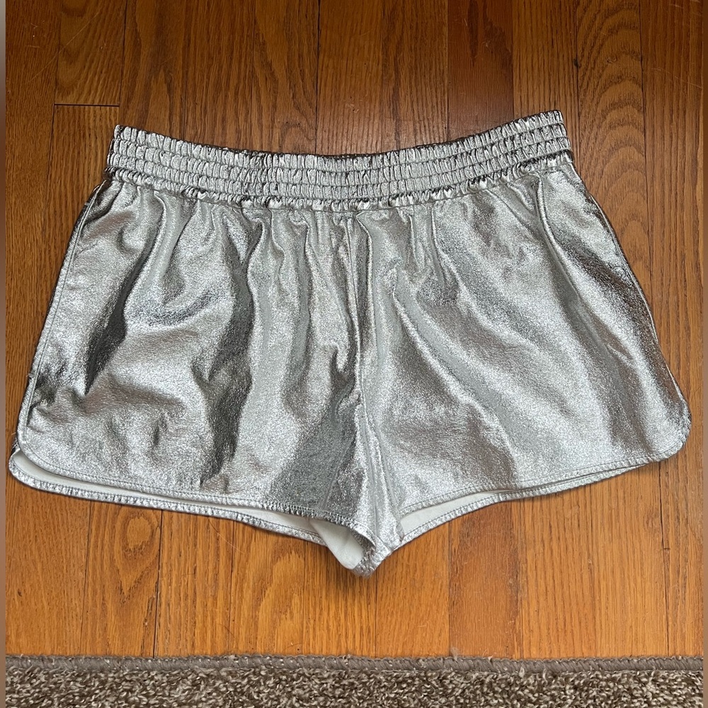 Women’s Express Silver Short